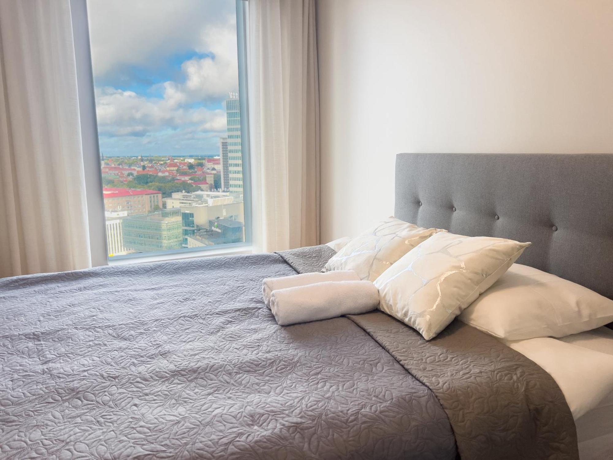 13th Floor Cityview Luxury Apartament